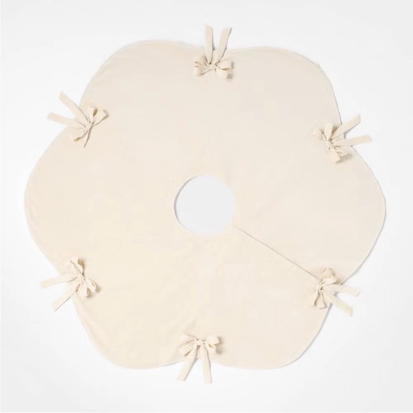 Threshold designed with Studio McGee Velvet Bow Christmas Tree Skirt Cream